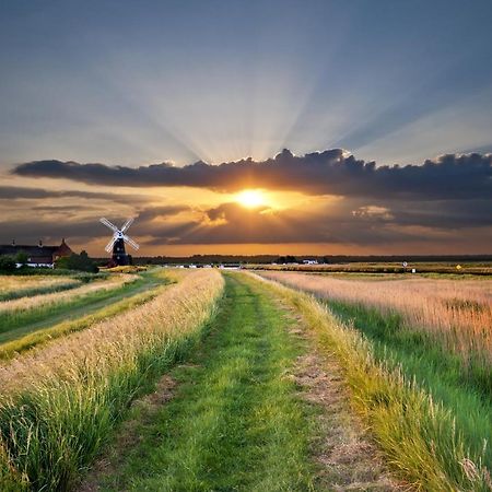 Superb Stokesby Barn Apartment - Norfolk Broads & Norwich Kültér fotó